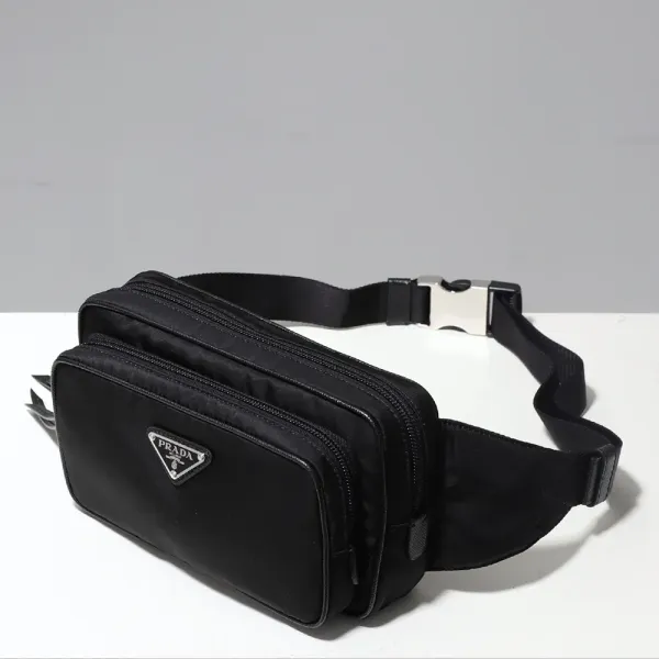 【2026】PRADA プラダメンズファッションクラシックショルダーバッグ 21*12.5*4.5cm 【2026】PRADA プラダメンズファッションクラシックショルダーバッグ 21*12.5*4.5cm