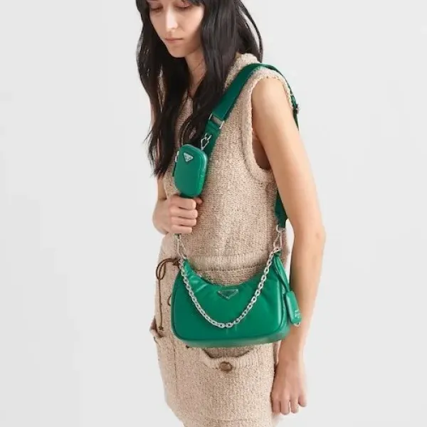 【2026】★PRADA直営店★RE-EDITION ナッパレザー ショルダーバッグ 22*18*6.5cm