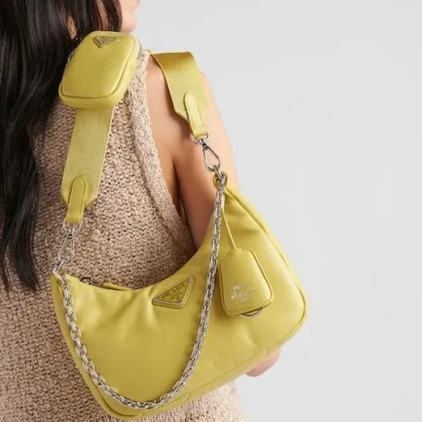 【2026】★PRADA直営店★RE-EDITION ナッパレザー ショルダーバッグ 22*18*6.5cm