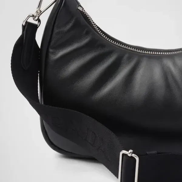 【2026】★PRADA直営店★RE-EDITION ナッパレザー ショルダーバッグ 22*18*6.5cm