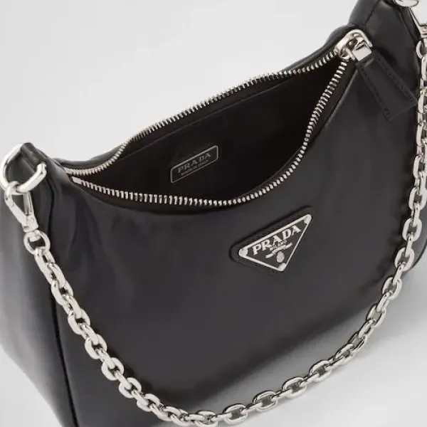 【2026】★PRADA直営店★RE-EDITION ナッパレザー ショルダーバッグ 22*18*6.5cm