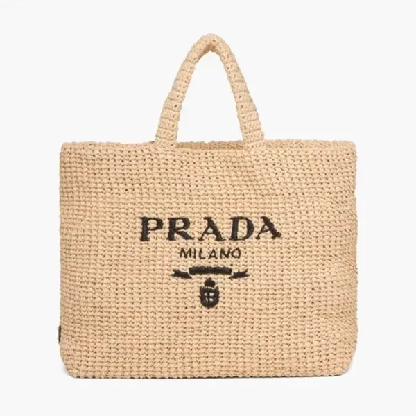 【2026】【PRADA】パリ限定！長澤まさみさん着用！夏らしいムードの大人気のラフィアトートバッグ！！