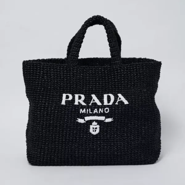 【2026】【PRADA】パリ限定！長澤まさみさん着用！夏らしいムードの大人気のラフィアトートバッグ！！