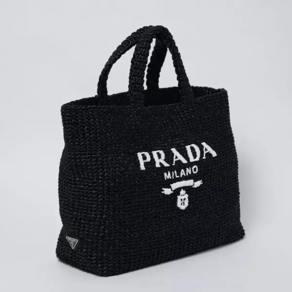 【2026】【PRADA】パリ限定！長澤まさみさん着用！夏らしいムードの大人気のラフィアトートバッグ！！