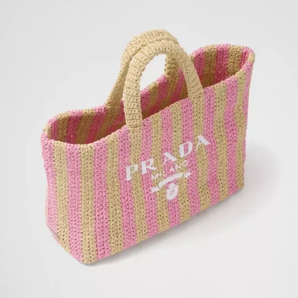 【2026】【PRADA】パリ限定！長澤まさみさん着用！夏らしいムードの大人気のラフィアトートバッグ！！