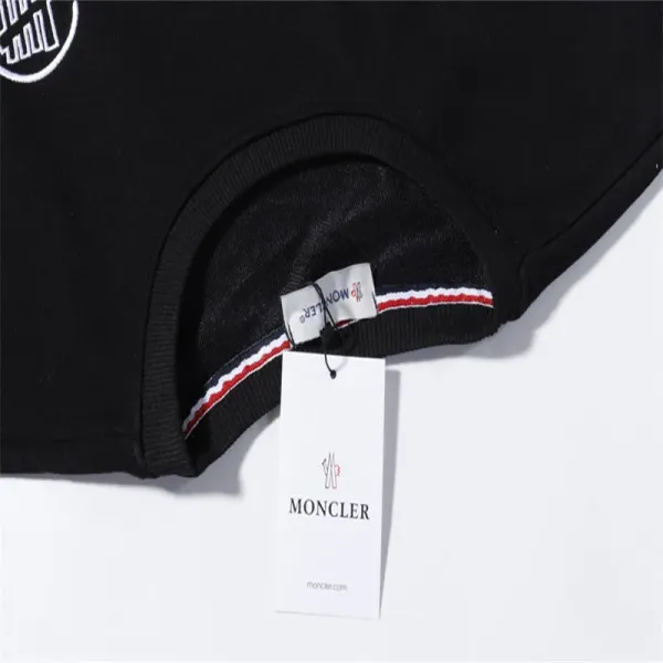 【2026】 【MONCLER】モンクレール  スウェットシャツ 男女兼用、ご好評に付き再入荷！