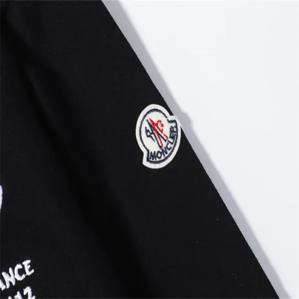 【2026】 【MONCLER】モンクレール  スウェットシャツ 男女兼用、ご好評に付き再入荷！