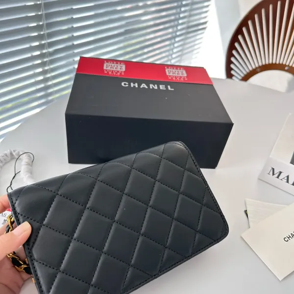 【2026】【CHANEL 公式旗艦店】シャネル   ショルダーバッグ  当日出荷 好評に付き再入荷！20*12CM