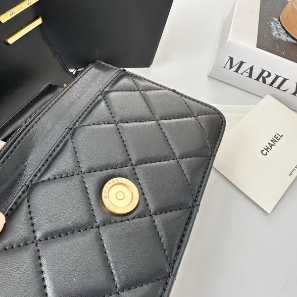 【2026】【CHANEL 公式旗艦店】シャネル   ショルダーバッグ  当日出荷 好評に付き再入荷！20*12CM