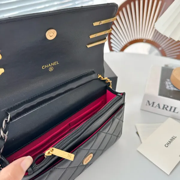 【2026】【CHANEL 公式旗艦店】シャネル   ショルダーバッグ  当日出荷 好評に付き再入荷！20*12CM
