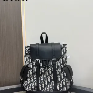 【2026】【DIOR 公式 旗艦店】ディオール リュックサック 当日出荷 好評に付き再入荷!24*28CM 【2026】【DIOR 公式 旗艦店】ディオール リュックサック 当日出荷 好評に付き再入荷!24*28CM