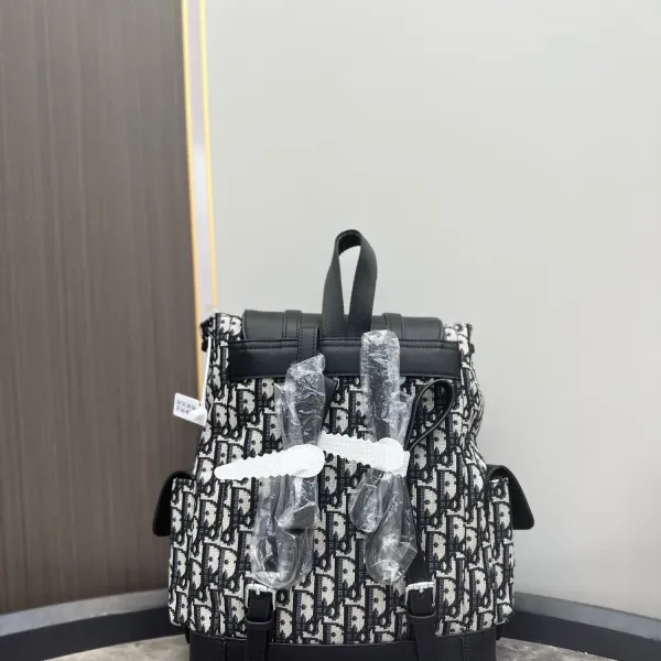 【2026】【DIOR 公式 旗艦店】ディオール リュックサック 当日出荷 好評に付き再入荷!24*28CM 【2026】【DIOR 公式 旗艦店】ディオール リュックサック 当日出荷 好評に付き再入荷!24*28CM