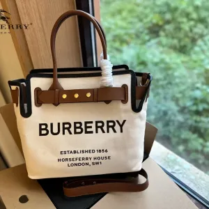 【2026】【BURBERRY 公式旗艦店】バーバリー ハンドバッグ 当日出荷 好評に付き再入荷!33*29CM 【2026】【BURBERRY 公式旗艦店】バーバリー ハンドバッグ 当日出荷 好評に付き再入荷!33*29CM
