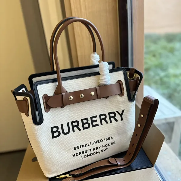 【2026】【BURBERRY 公式旗艦店】バーバリー ハンドバッグ 当日出荷 好評に付き再入荷!33*29CM 【2026】【BURBERRY 公式旗艦店】バーバリー ハンドバッグ 当日出荷 好評に付き再入荷!33*29CM