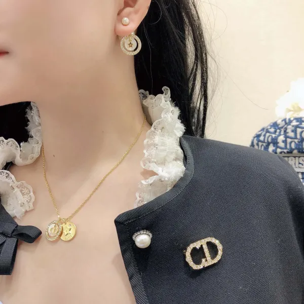 【2026】【 DIOR】ネックレス、新しいネックレス万能シンプルファッションオーナメント 【2026】【 DIOR】ネックレス、新しいネックレス万能シンプルファッションオーナメント