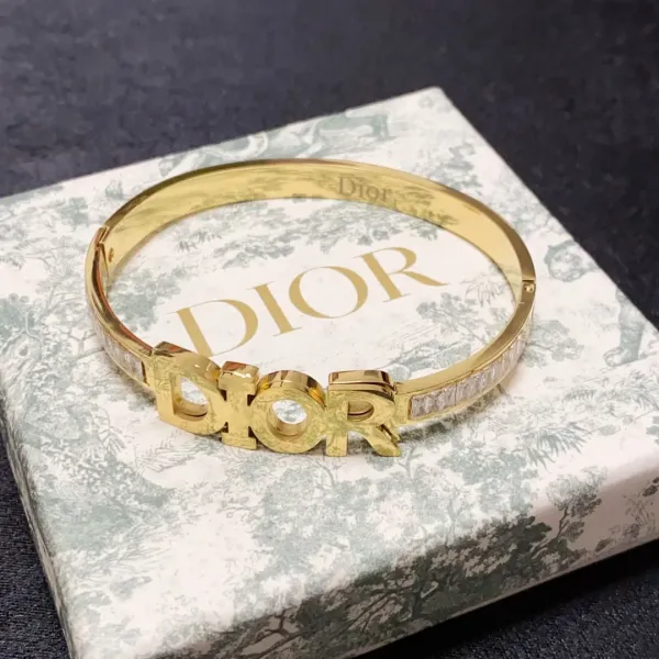 【2026】【DIOR】ブレスレット、ファッションシンプルなスタイル 【2026】【DIOR】ブレスレット、ファッションシンプルなスタイル