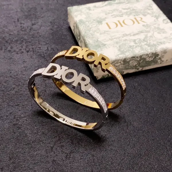 【2026】【DIOR】ブレスレット、ファッションシンプルなスタイル 【2026】【DIOR】ブレスレット、ファッションシンプルなスタイル