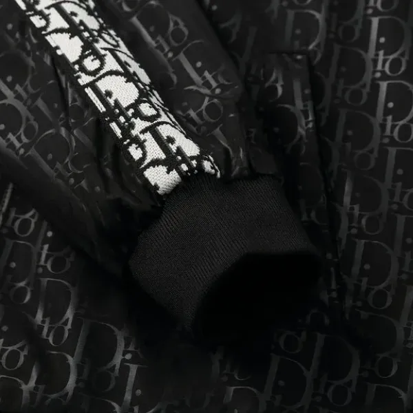 【2026】【DIOR 公式旗艦店】ディオール  ジャケット着好評に付き再入荷！