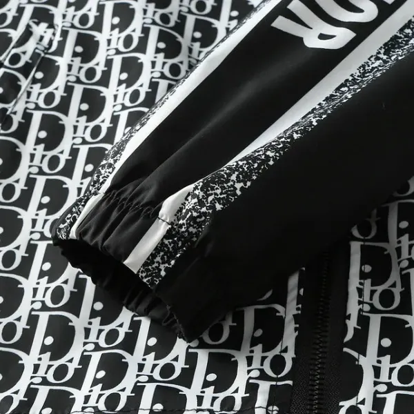 【2026】【DIOR 公式旗艦店】ディオール ジャケット着好評に付き再入荷! 【2026】【DIOR 公式旗艦店】ディオール ジャケット着好評に付き再入荷!