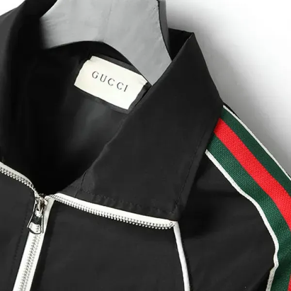 【2026】【GUCCI 公式旗艦店】グッチ ジャケット着好評に付き再入荷! 【2026】【GUCCI 公式旗艦店】グッチ ジャケット着好評に付き再入荷!