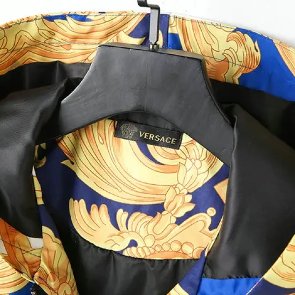 【2026】【VERSACE 公式旗艦店】ヴェルサーチ ジャケット着好評に付き再入荷! 【2026】【VERSACE 公式旗艦店】ヴェルサーチ ジャケット着好評に付き再入荷!