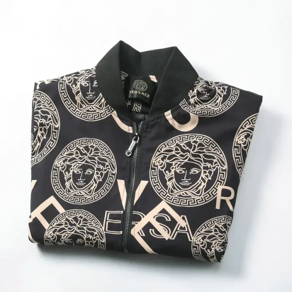 【2026】【VERSACE 公式旗艦店】ヴェルサーチ ジャケット着好評に付き再入荷! 【2026】【VERSACE 公式旗艦店】ヴェルサーチ ジャケット着好評に付き再入荷!