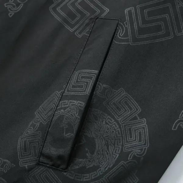 【2026】【VERSACE 公式旗艦店】ヴェルサーチ ジャケット着好評に付き再入荷! 【2026】【VERSACE 公式旗艦店】ヴェルサーチ ジャケット着好評に付き再入荷!