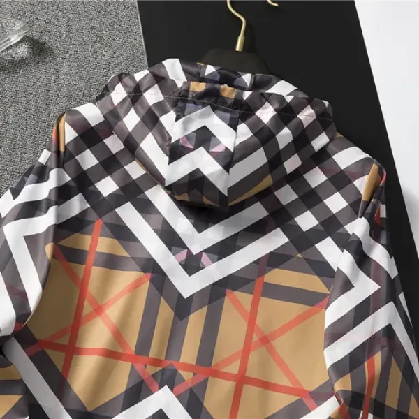【2026】【BURBERRY 公式旗艦店】バーバリー ジャケット着好評に付き再入荷! 【2026】【BURBERRY 公式旗艦店】バーバリー ジャケット着好評に付き再入荷!