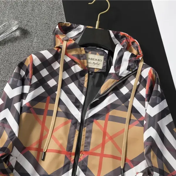 【2026】【BURBERRY 公式旗艦店】バーバリー ジャケット着好評に付き再入荷! 【2026】【BURBERRY 公式旗艦店】バーバリー ジャケット着好評に付き再入荷!