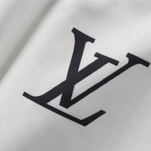 【2026】【LOUIS VUITTON 公式旗艦店】ルイヴィトン シャツ ご好評に付き再入荷! 【2026】【LOUIS VUITTON 公式旗艦店】ルイヴィトン シャツ ご好評に付き再入荷!
