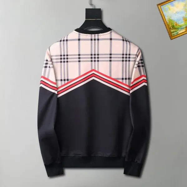 【2026】【BURBERRY 公式旗艦店】バーバリー 丸首の衛衣 スウェット ご好評に付き再入荷! 【2026】【BURBERRY 公式旗艦店】バーバリー 丸首の衛衣 スウェット ご好評に付き再入荷!