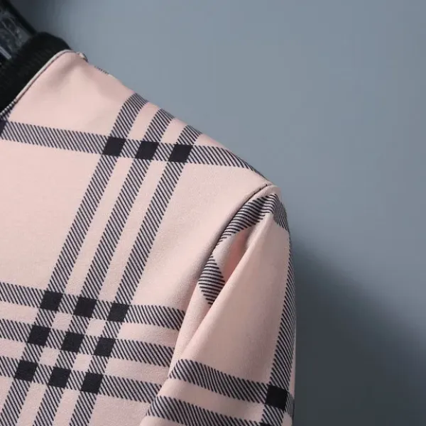 【2026】【BURBERRY 公式旗艦店】バーバリー 丸首の衛衣 スウェット ご好評に付き再入荷! 【2026】【BURBERRY 公式旗艦店】バーバリー 丸首の衛衣 スウェット ご好評に付き再入荷!