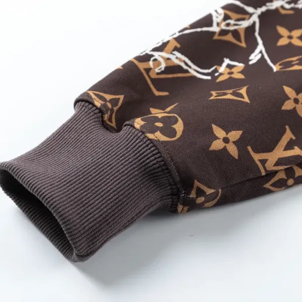 【2026】【LOUIS VUITTON 公式旗艦店】ルイヴィトン 丸首の衛衣 スウェットご好評に付き再入荷! 【2026】【LOUIS VUITTON 公式旗艦店】ルイヴィトン 丸首の衛衣 スウェットご好評に付き再入荷!