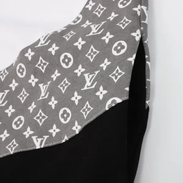 【2026】【LOUIS VUITTON 公式旗艦店】ルイヴィトン 丸首の衛衣 スウェットご好評に付き再入荷! 【2026】【LOUIS VUITTON 公式旗艦店】ルイヴィトン 丸首の衛衣 スウェットご好評に付き再入荷!