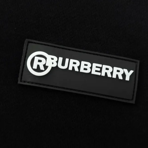 【2026】【BURBERRY 公式旗艦店】バーバリー 丸首の衛衣 スウェット ご好評に付き再入荷! 【2026】【BURBERRY 公式旗艦店】バーバリー 丸首の衛衣 スウェット ご好評に付き再入荷!