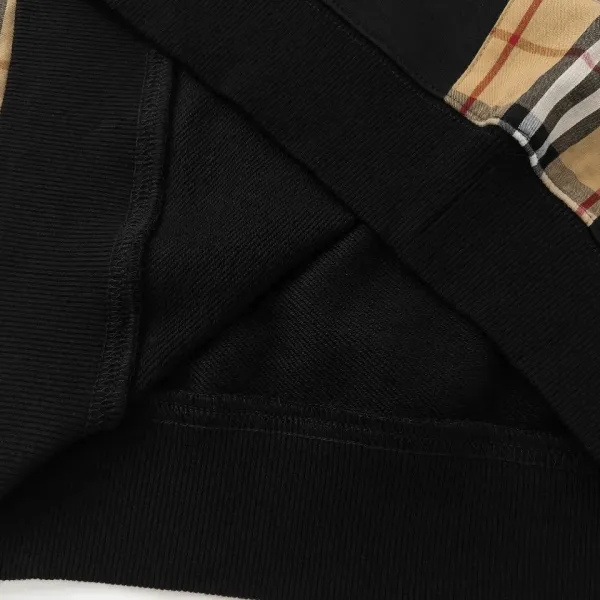 【2026】【BURBERRY 公式旗艦店】バーバリー 丸首の衛衣 スウェット ご好評に付き再入荷! 【2026】【BURBERRY 公式旗艦店】バーバリー 丸首の衛衣 スウェット ご好評に付き再入荷!