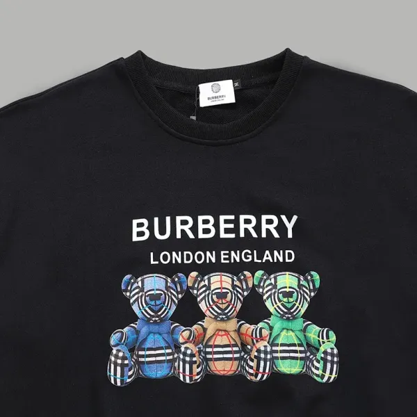 【2026】【BURBERRY 公式旗艦店】バーバリー 丸首の衛衣 スウェット ご好評に付き再入荷! 【2026】【BURBERRY 公式旗艦店】バーバリー 丸首の衛衣 スウェット ご好評に付き再入荷!