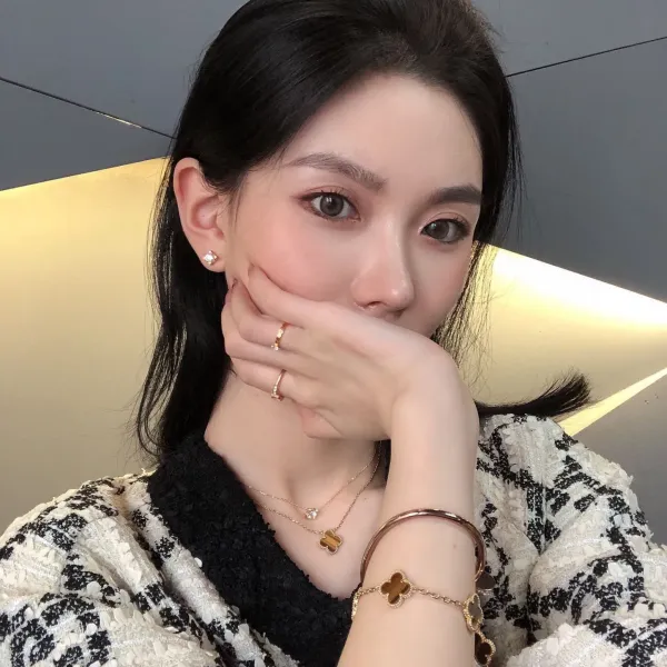 【2026】【CARTIER】 カルティエ ファッションスタイルのイヤリング 【2026】【CARTIER】 カルティエ ファッションスタイルのイヤリング