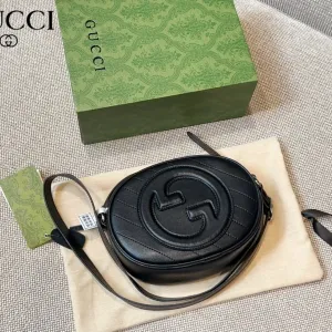 【2026】【GUCCI 公式旗艦店】クッチ ショルダーバッグ 当日出荷 好評に付き再入荷!20*15CM 【2026】【GUCCI 公式旗艦店】クッチ ショルダーバッグ 当日出荷 好評に付き再入荷!20*15CM