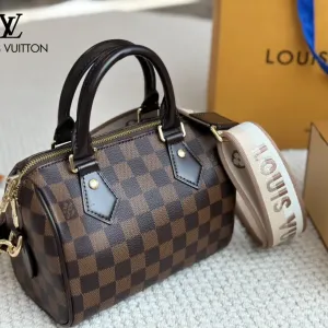 【2026】【LOUIS VUITTON 公式旗艦店】ルイヴィトン ハンドバッグ 当日出荷 好評に付き再入荷!24*25CM 【2026】【LOUIS VUITTON 公式旗艦店】ルイヴィトン ハンドバッグ 当日出荷 好評に付き再入荷!24*25CM