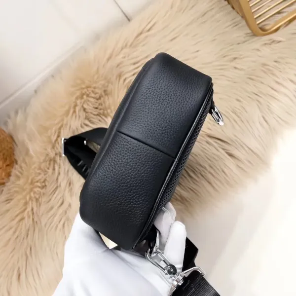 【2026】LV【LOUIS VUITTON 公式旗艦店】ルイヴィトン 胸ポケット 当日出荷 好評に付き再入荷!32*18*8CM 【2026】LV【LOUIS VUITTON 公式旗艦店】ルイヴィトン 胸ポケット 当日出荷 好評に付き再入荷!32*18*8CM