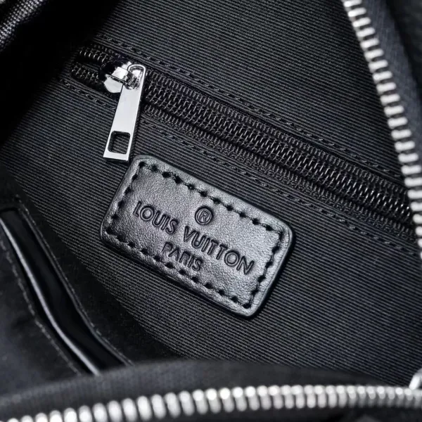 【2026】LV【LOUIS VUITTON 公式旗艦店】ルイヴィトン 胸ポケット 当日出荷 好評に付き再入荷!32*18*8CM 【2026】LV【LOUIS VUITTON 公式旗艦店】ルイヴィトン 胸ポケット 当日出荷 好評に付き再入荷!32*18*8CM