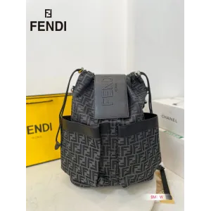【2026】【FENDI  公式旗艦店】フェンディ  リュックサック  当日出荷 好評に付き再入荷！35*44CM
