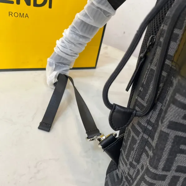 【2026】【FENDI 公式旗艦店】フェンディ リュックサック 当日出荷 好評に付き再入荷!35*44CM 【2026】【FENDI 公式旗艦店】フェンディ リュックサック 当日出荷 好評に付き再入荷!35*44CM