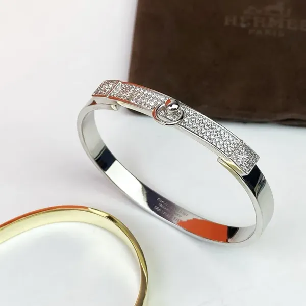 【2026】【HERMES】ブレスレット、ファッションシンプルなスタイル 【2026】【HERMES】ブレスレット、ファッションシンプルなスタイル