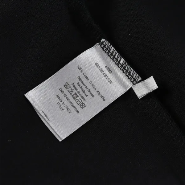 【2026】【DIOR 公式旗艦店】ディオール 丸首の衛衣 スウェットご好評に付き再入荷! 【2026】【DIOR 公式旗艦店】ディオール 丸首の衛衣 スウェットご好評に付き再入荷!