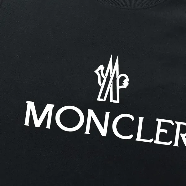 【2026】【MONCLER 公式旗艦店】モンクレール 丸首の衛衣 スウェットご好評に付き再入荷! 【2026】【MONCLER 公式旗艦店】モンクレール 丸首の衛衣 スウェットご好評に付き再入荷!