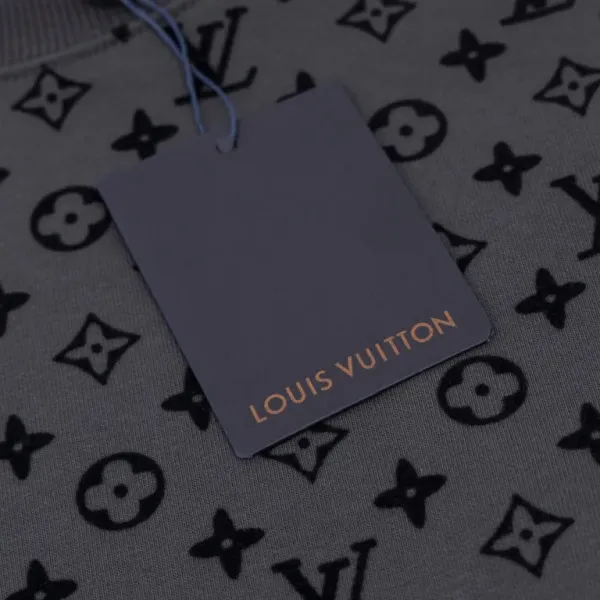 【2026】【LOUIS VUITTON 公式旗艦店】ルイヴィトン 丸首の衛衣 スウェット ご好評に付き再入荷! 【2026】【LOUIS VUITTON 公式旗艦店】ルイヴィトン 丸首の衛衣 スウェット ご好評に付き再入荷!
