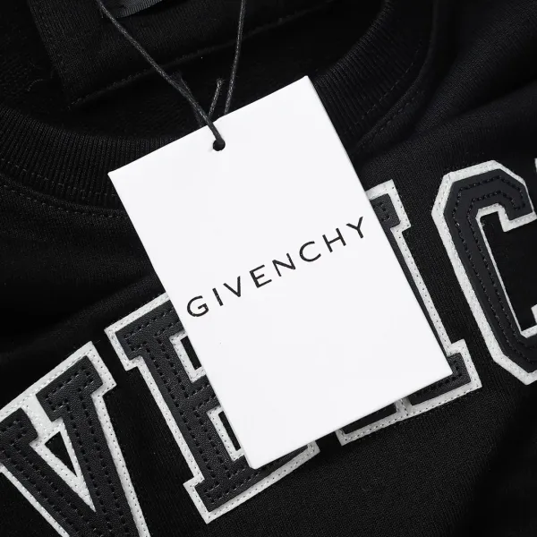 【2026】【GIVENCHY 公式旗艦店】ジバンシー 丸首の衛衣 スウェットご好評に付き再入荷! 【2026】【GIVENCHY 公式旗艦店】ジバンシー 丸首の衛衣 スウェットご好評に付き再入荷!