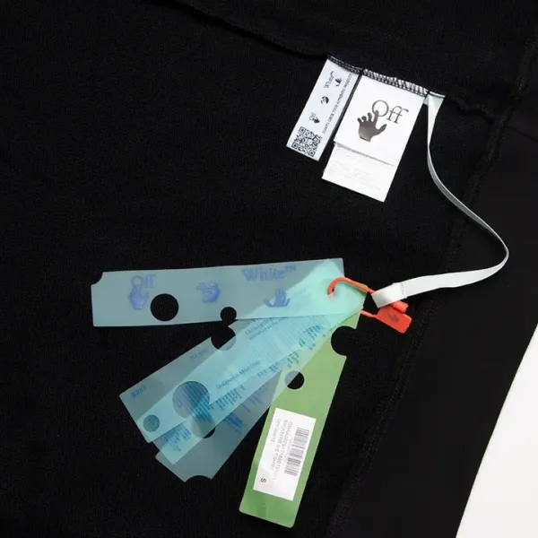 【2026】【OFF-WHITE  公式旗艦店】オフホワイトパーカースウェットご好評に付き再入荷！